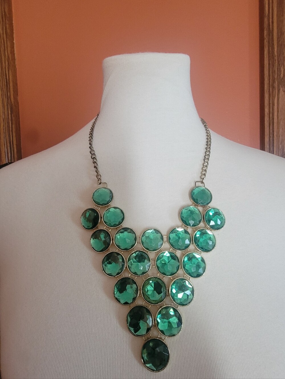 Vintage Cascading Bib Design Emerald Green Necklace